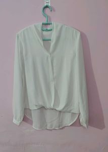 Chic White Long Sleeve top