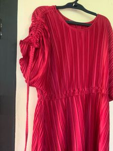 Elegant Pleated Red Maxi Dress