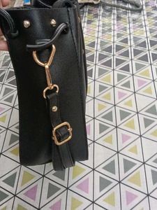 Stylish Black Pleated Handbag