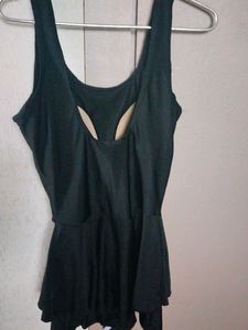 One Piece Swimwear With Leg Suit