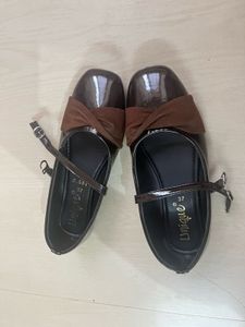 Chic Brown &amp; Black Mary Jane Flats