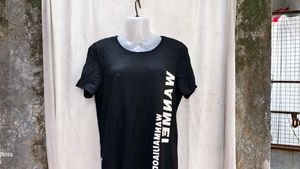 1068. Black Graphic Print T-Shirt