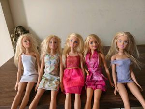 Set of 5  barbie Blonde Fashion Dolls