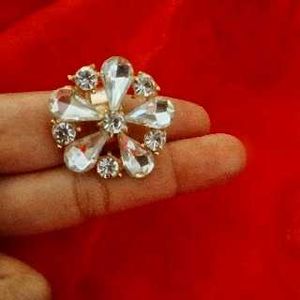 Sparkling Rhinestone Flower Ring