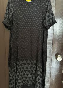 Chic Black Kurta with Geometric Print