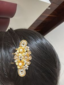 Gold Floral Hair Accessories