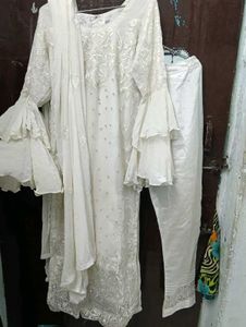 Elegant White Kurta Set with Dupatta