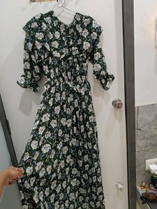 *New*Floral Midi Dress with Ruffle Collar