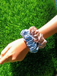 2 Scrunchies Combo