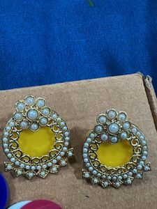 Exquisite Pearl &amp; Yellow Stone Earrings