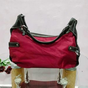 Chic Red &amp; Black Shoulder Bag