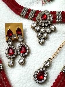 Elegant Red Beaded Necklace Set
