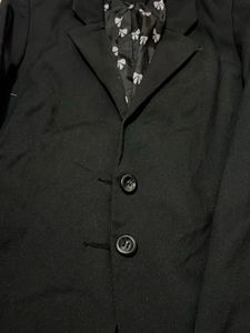 Chic Black Blazer with Bow Lining