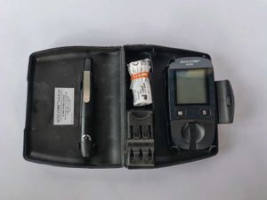 Accu-Chek Active Glucometer | 6 Strips | 8 Lancets