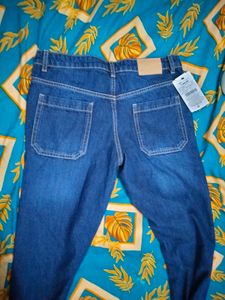 Dark Wash Denim Jeans with Front Pockets very new