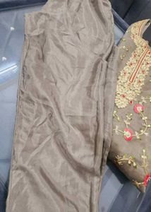 Elegant Pakistani Salwar Kameez