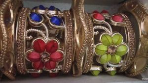 Exquisite Floral Bangles Set