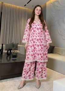 Elegant Floral Print Kurta Set