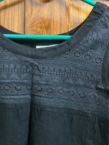 Classic Black Sleeveless Tunic Top