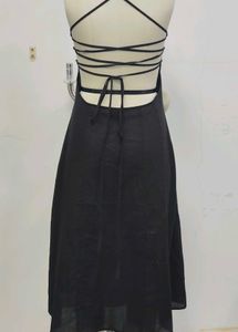 Elegant Black Maxi Dress with Strappy Back