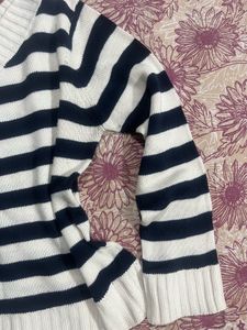 Classic Striped V-Neck Sweater/pullover