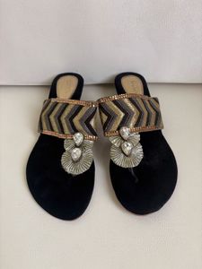 Metro Flat Sandals