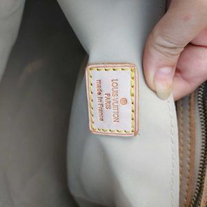 90% Off Authentic Louis Vuitton bag! REDUCED
