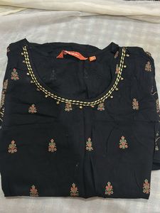 Stylish Black Embroidered Kurta