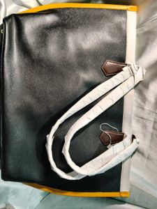 Iykyk Stylish Tote Bag with Pouch