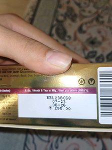 Lotus Herbals Radiant Gold facial kit