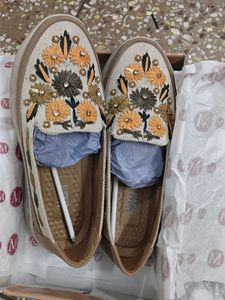 Floral embroidery Flat Loafers with doctor sole