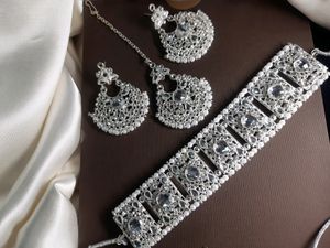 Beautiful and Gorgeous Choker Set With Mangtika And Earrings 💕 totally NEW👌👌👌👌