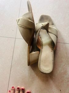 Stylish Beige Mules with Bow Detail