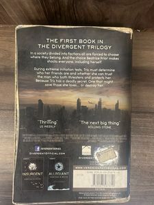 Divergent by Veronica Roth