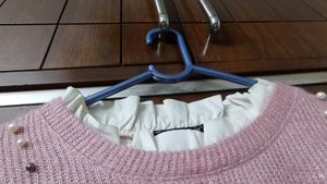 pink top