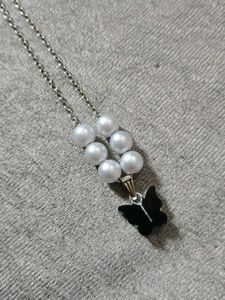 Elegant Butterfly Pearl Necklace