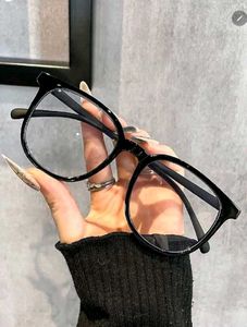 cutecore black glasses >3<