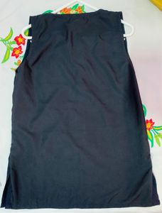 Sleeveless regular top for women
