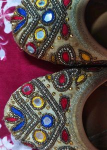 Embellished Jutti Flats