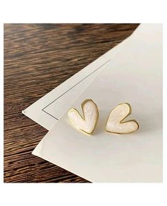 Korean Heart Stud 💟