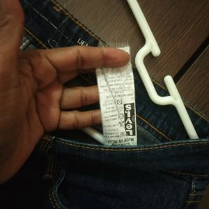 Levi's Demi curve Size 29