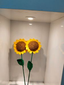 Pack Of 4 Roses And 2 Sunflower