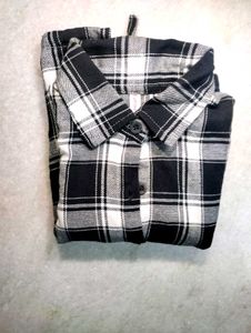 Black &amp; White Plaid Cropped Shirt