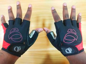 new stylish hand gloves.