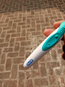 Oral B Cross Action Battery Powered Electric