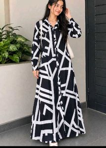 Stylish Black & White Geometric Print Maxi Dress