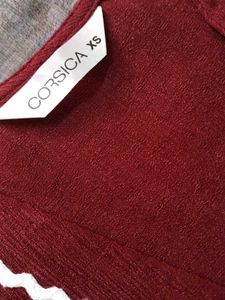 Maroon Sleeveless V-Neck Top