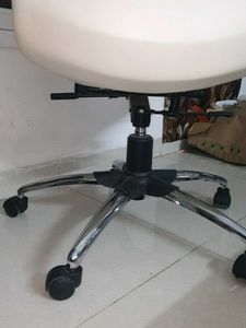 brand new office chair 😻😻😻😻😻