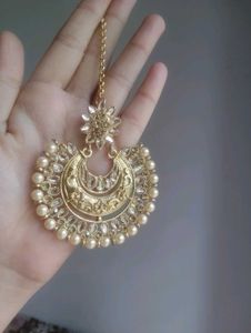 Elegant Gold Maang Tikka with Pearls