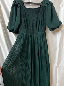 Elegant Pleated Square Neck Dress